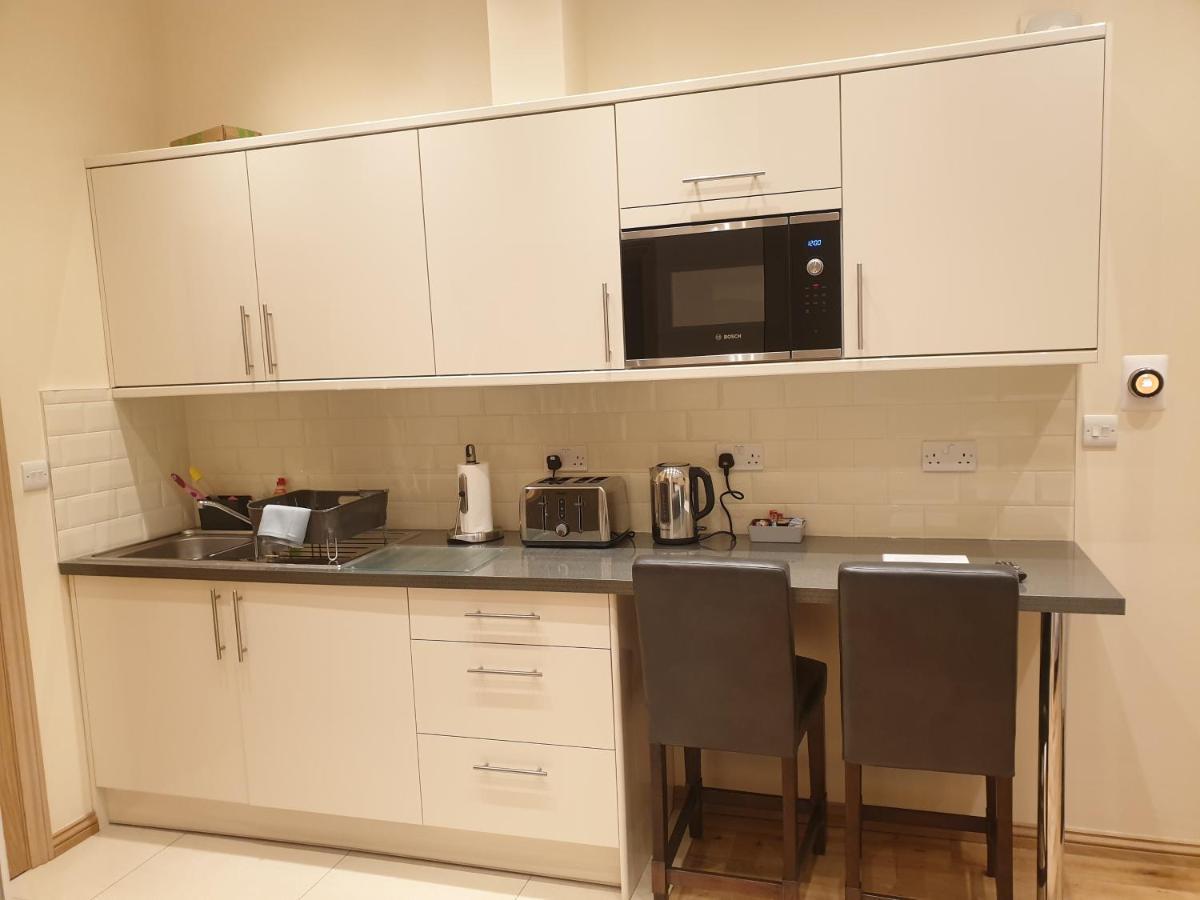London Luxury Apartments 4 Min Walk From Ilford Station, With Free Parking Free Wifi Exterior foto