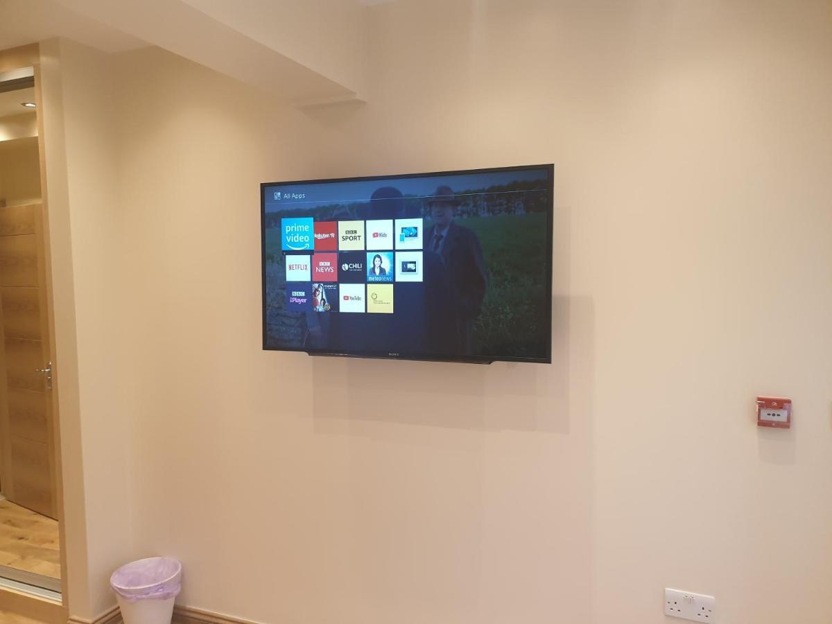 London Luxury Apartments 4 Min Walk From Ilford Station, With Free Parking Free Wifi Exterior foto